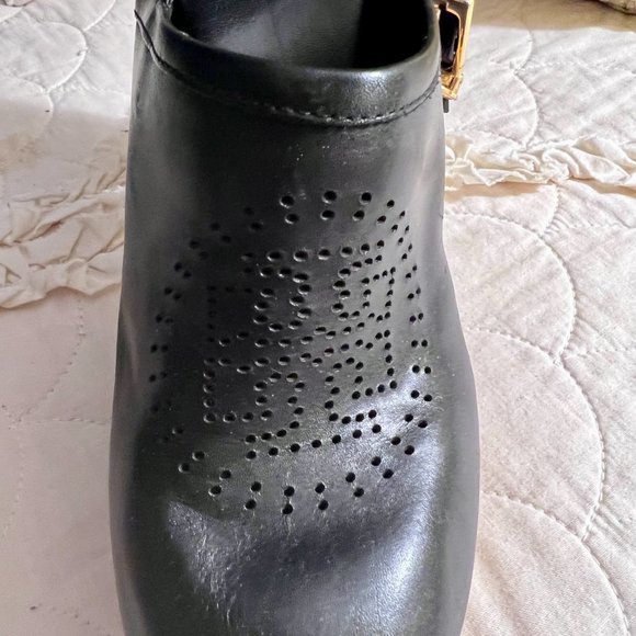 Tory Burch Leather Black Slingback sandals - EUC! Hardly worn - RARE! - Picture 3 of 5